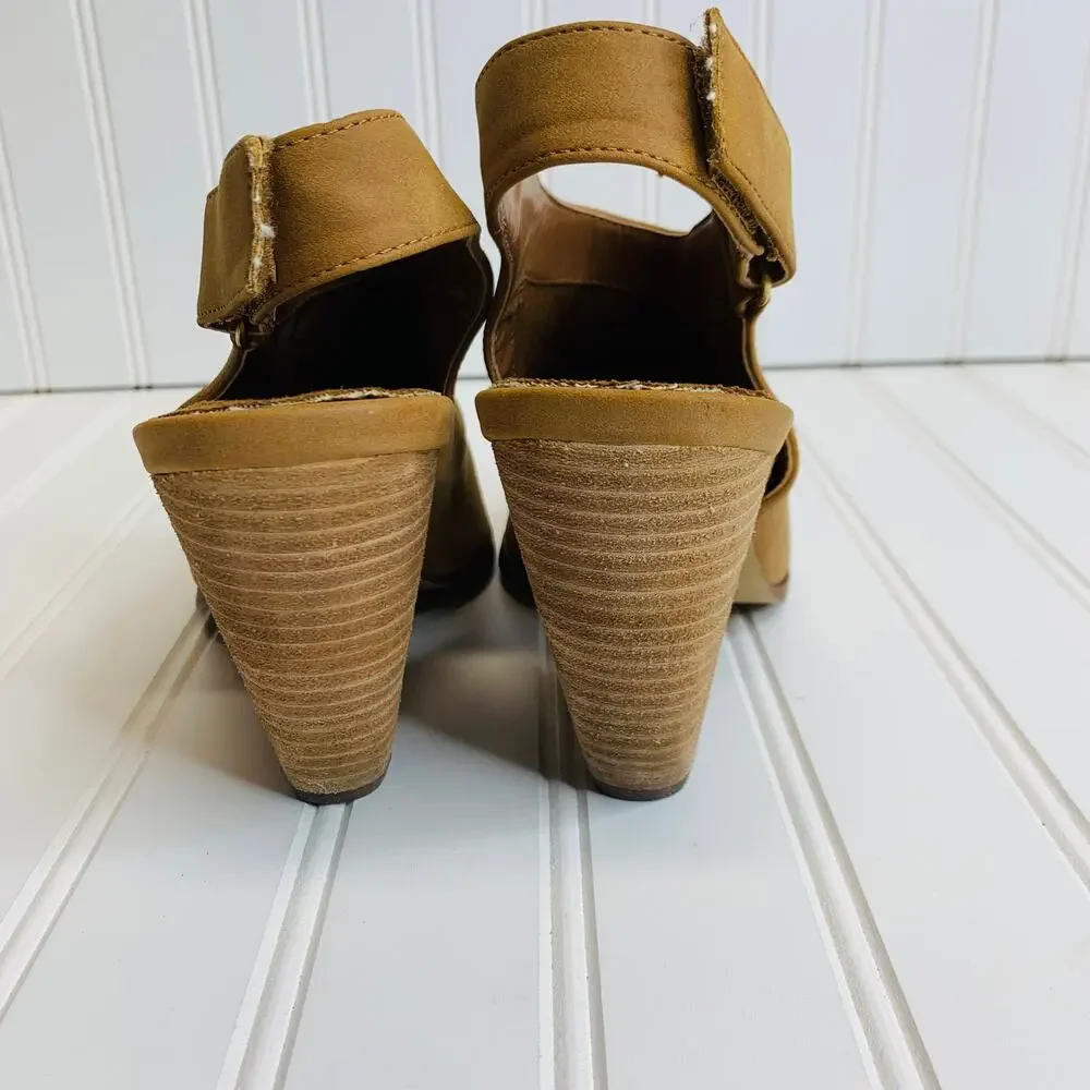 Charles by Charles David Brown Tan Bootie Sz 8.5 - Picture 4 of 10